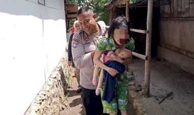 Salut-Polisi-di-Blitar-Ini-Setia-Antar-dan-Dampingi-Pengobatan-Warga-Disabilitas